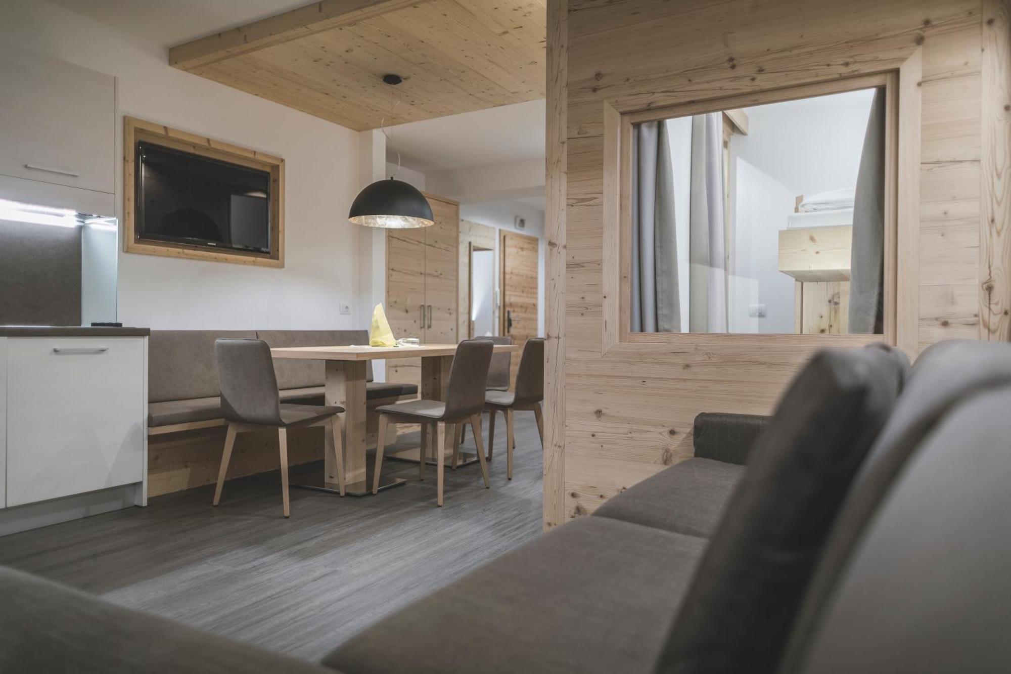 Apartments Schneider Lutago Buitenkant foto