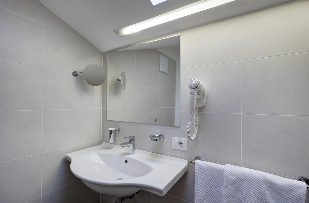 Apartments Schneider Lutago Kamer foto