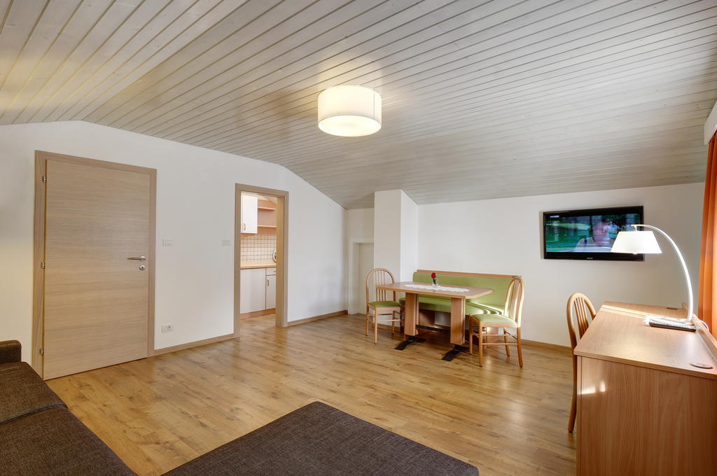 Apartments Schneider Lutago Kamer foto